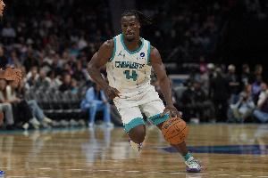 小桥:赛恩·詹姆斯所有特质都对球队有益 对他的未来充满期待