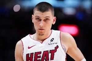 热火队记:希罗可能在下周二对阵独行侠的比赛中复出